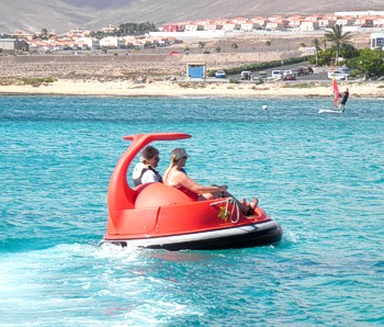 Alquiler de motos de agua, kayaks, pedalos y barcos en Caleta de Fuste, Fuerteventura.