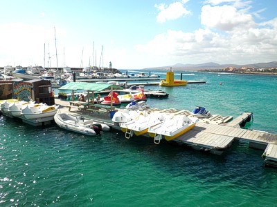 Caleta de Fuste: Pedalo with slide rental